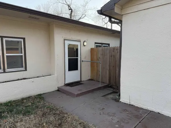 337 S Arapaho St, Wichita, KS 67209