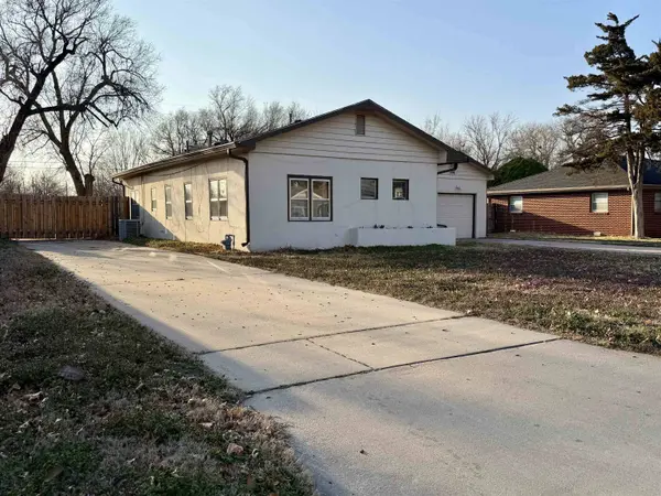 337 S Arapaho St, Wichita, KS 67209