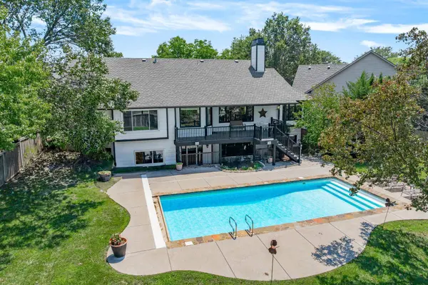 8024 E Greenbriar Ct, Wichita, KS 67226