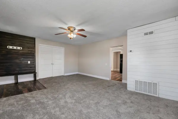 1645 N Main, Andover, KS 67002