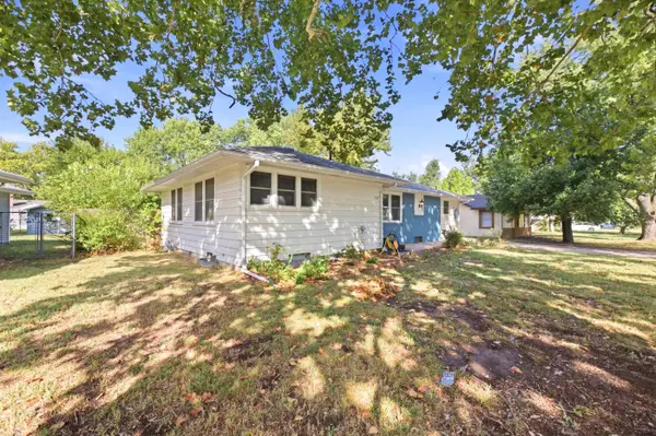 2525 S Oak Pass, Wichita, KS 67216