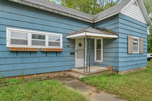 227 E Main St, Augusta, KS 67010