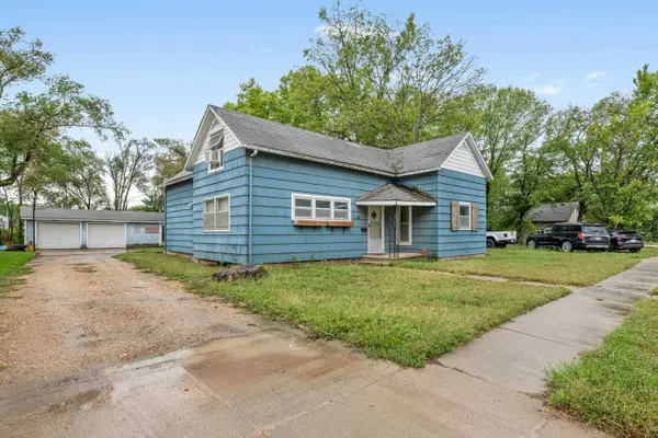 227 E Main St, Augusta, KS 67010