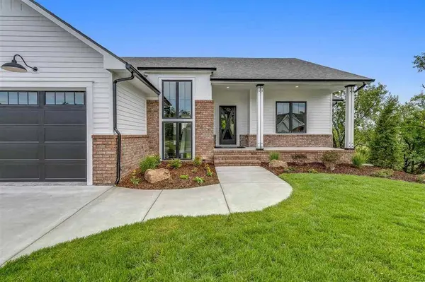1502 N Shadow Rock Dr., Andover, KS 67002