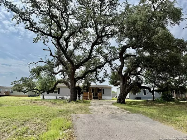 125 Viridian View, Pleasanton, TX 78064