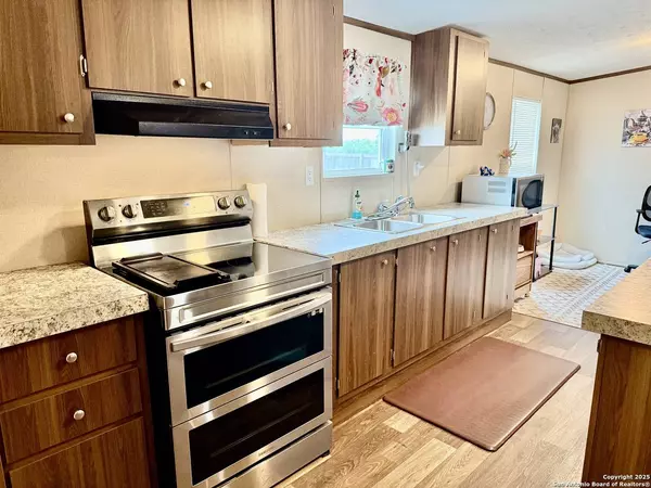 125 Viridian View, Pleasanton, TX 78064