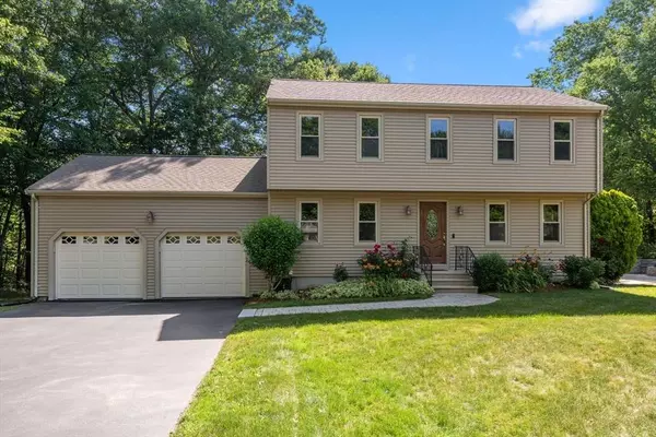 6 Crockett Cir, Hopedale, MA 01747