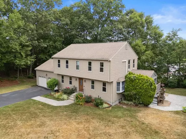 6 Crockett Cir, Hopedale, MA 01747