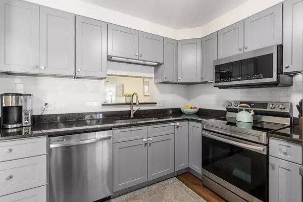 108 Laurelwood Dr #108, Hopedale, MA 01747