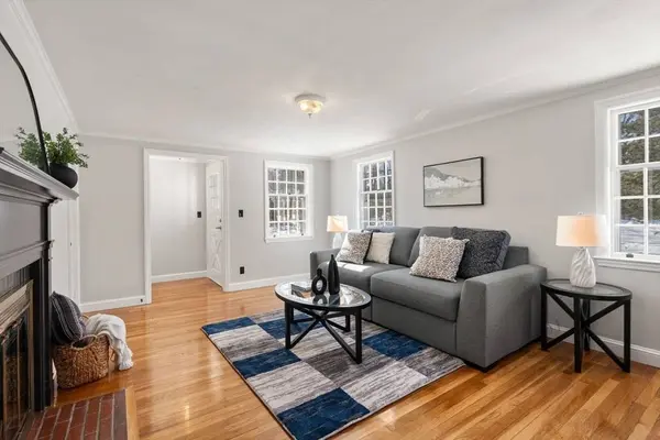 223 Mendon St, Uxbridge, MA 01569