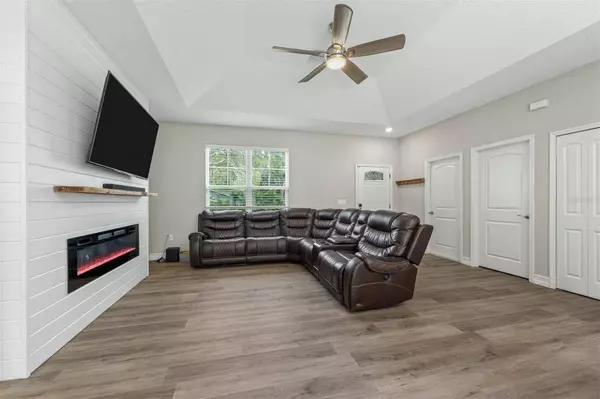 1290 9TH ST, Orange City, FL 32763