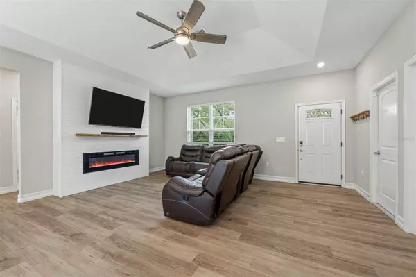 1290 9TH ST, Orange City, FL 32763