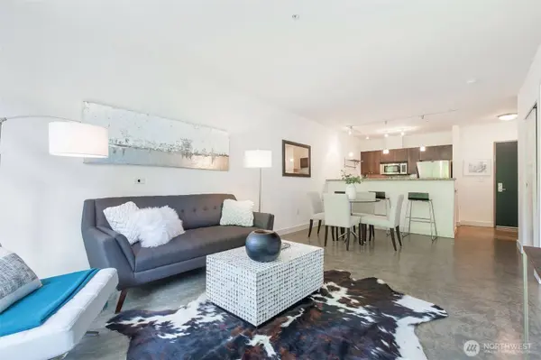 1610 Belmont AVE #402, Seattle, WA 98122