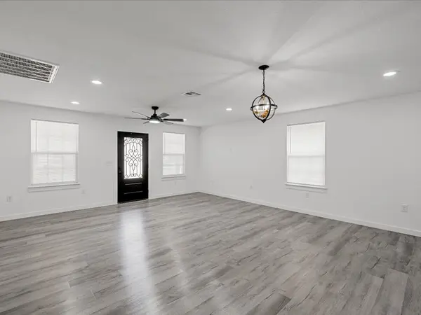909 Lenox St, Waco, TX 76704-1521