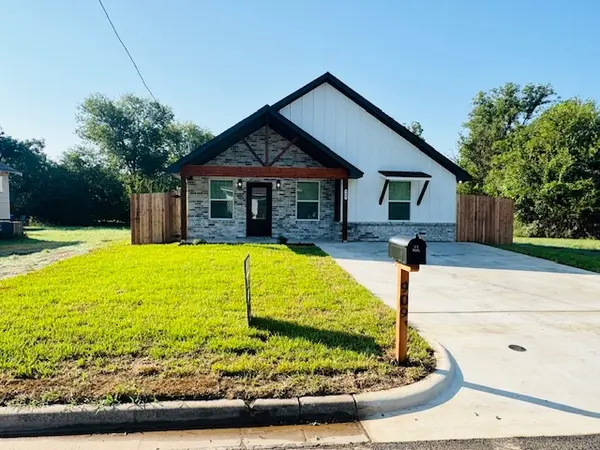 909 Lenox St, Waco, TX 76704-1521