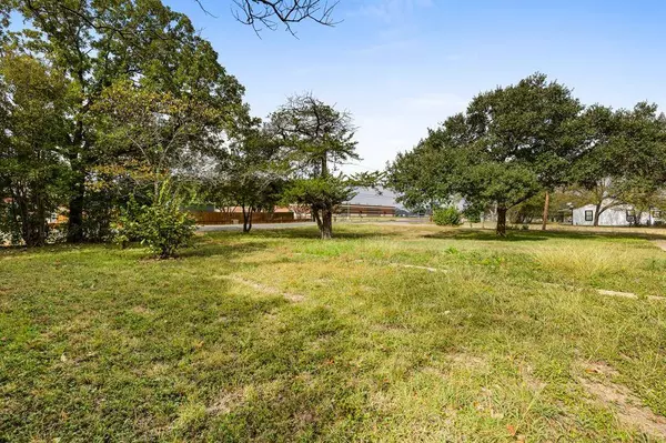 210 W Ward Avenue, Robinson, TX 76706