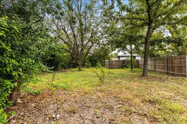206 W Ward Avenue, Robinson, TX 76706