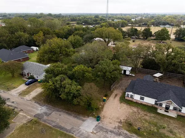 206 W Ward Avenue, Robinson, TX 76706