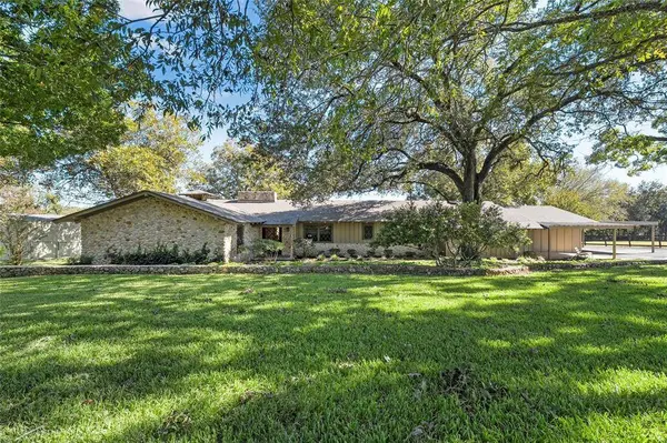 925 Church Road, Mcgregor, TX 76657