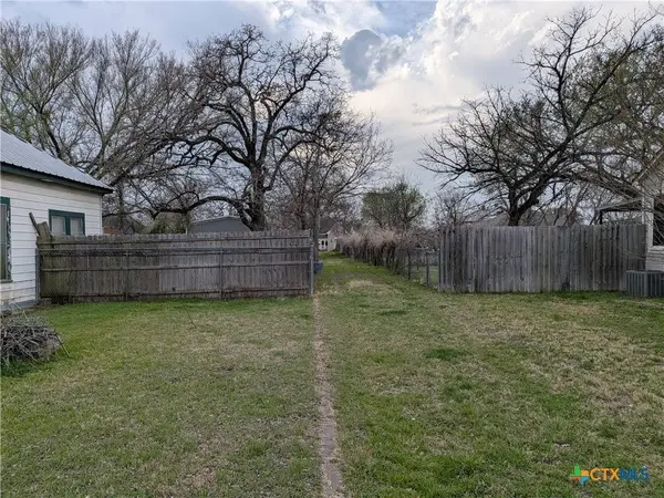 602 Andrews ST, Gatesville, TX 76528