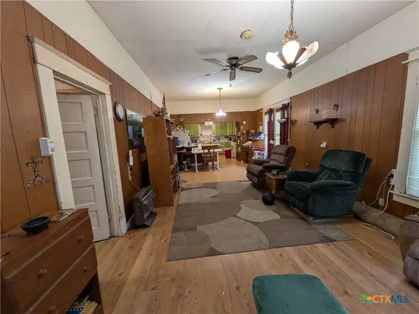 602 Andrews ST, Gatesville, TX 76528
