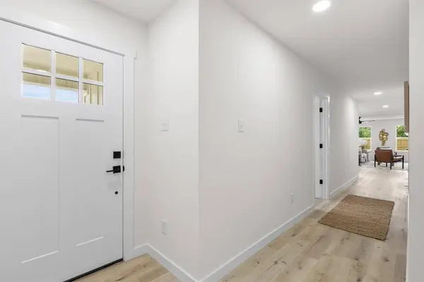 516 Paso Fino Street #101, Robinson, TX 76706