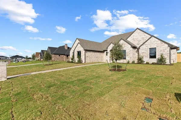 128 Paddle Boat Court, Robinson, TX 76706