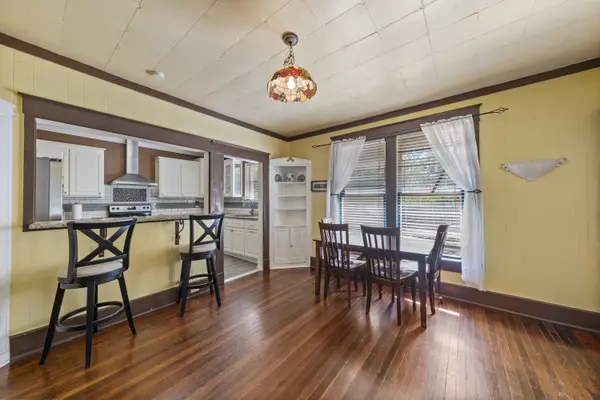 401 Powers St, Lacy Lakeview, TX 76705-1860