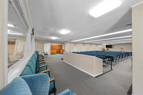 1005 N Red River Ridge, Mexia, TX 76667