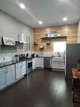 901 N 10th ST, Waco, TX 76707