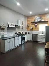 901 N 10th ST, Waco, TX 76707