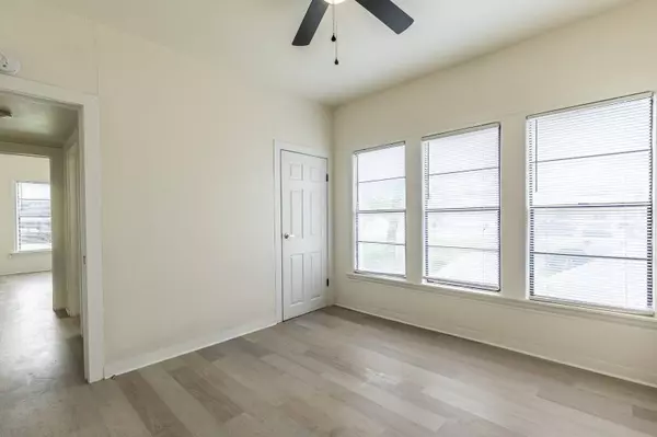 515 N 15th ST #517, Waco, TX 76707