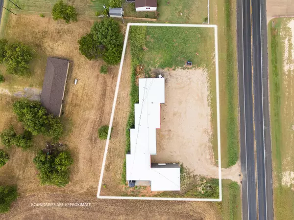 6854 Old Lorena Rd, Lorena, TX 76655-3415