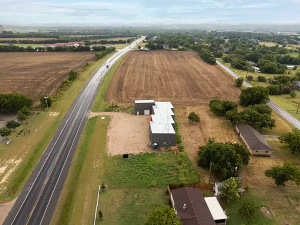 6854 Old Lorena Rd, Lorena, TX 76655-3415