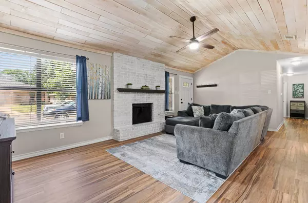 1301 Chapel Creek RD, Waco, TX 76712