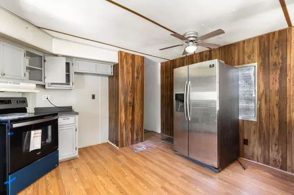 190 Creek DR, Whitney, TX 76692