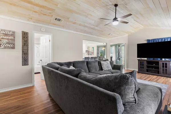 1301 Chapel Creek RD, Waco, TX 76712