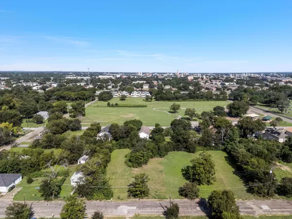 805 Benton St, Waco, TX 76706-3642