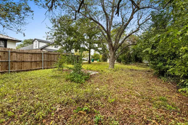 206 W Ward AVE, Robinson, TX 76706
