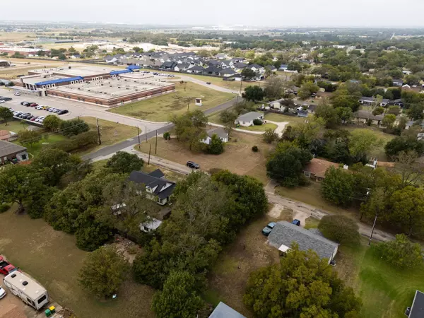 206 W Ward AVE, Robinson, TX 76706