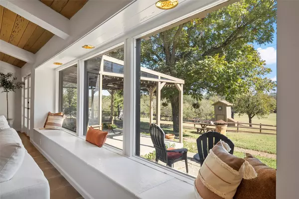 925 Church RD, Mcgregor, TX 76657