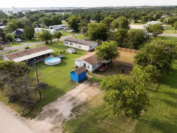 198 E 4th ST, Crawford, TX 76638