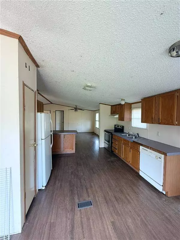 198 E 4th ST, Crawford, TX 76638