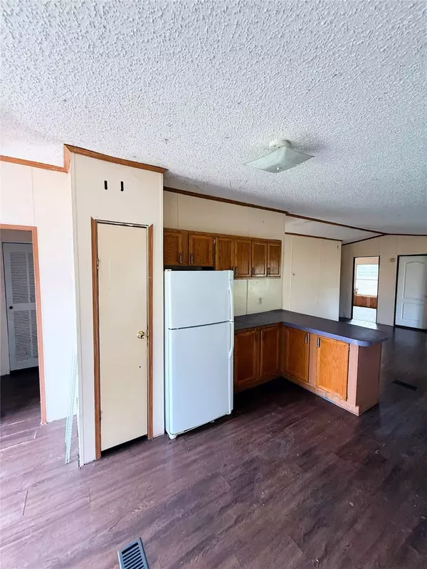 198 E 4th ST, Crawford, TX 76638