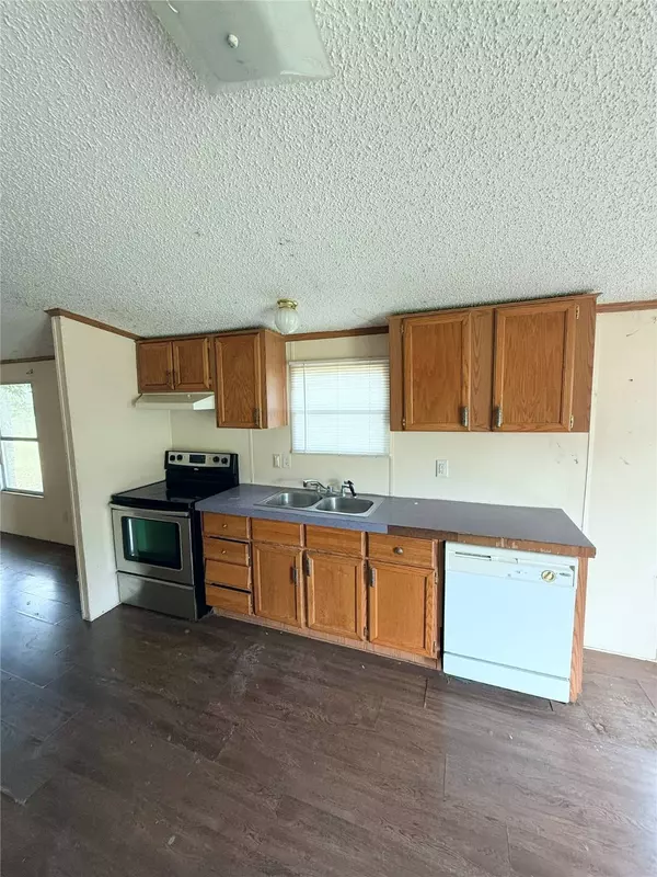 198 E 4th ST, Crawford, TX 76638