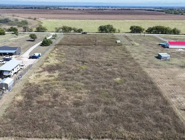 9344 County Road 204, Grandview, TX 76050