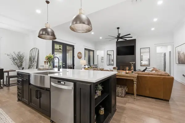 428 Warren RD, Lorena, TX 76655