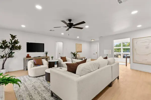 2324 Wooded Acres DR, Waco, TX 76710