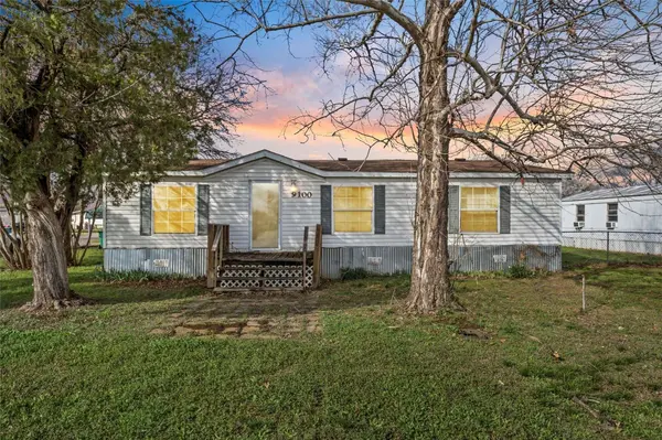 9100/9088 5th ST, Crawford, TX 76638