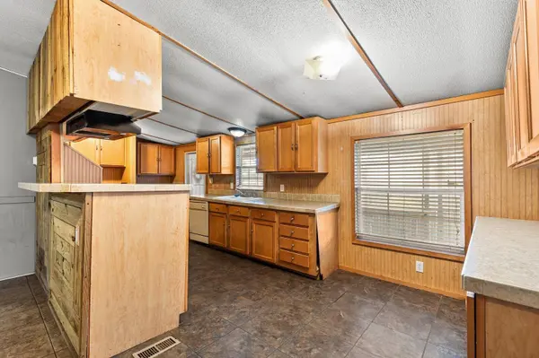 9100/9088 5th ST, Crawford, TX 76638